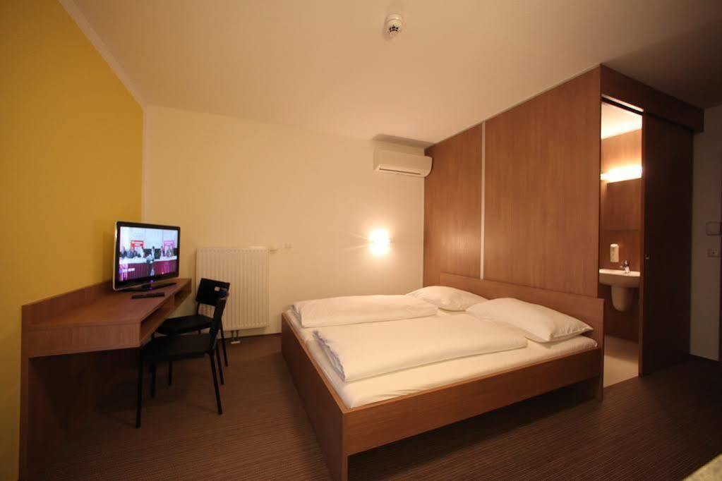 Fair-Price-Hotel Bad Waltersdorf Exterior photo